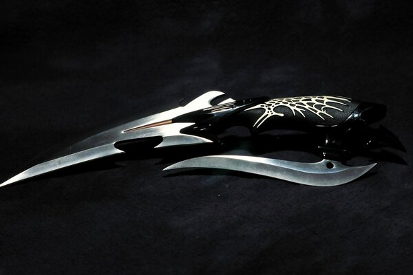 Double dagger with a cool pattern