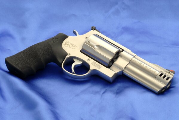 Smith & Wesson Fine Pistol Model 500