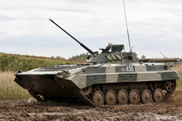 Le Forze Armate Russe. BMP2. Esercito. Ksenia