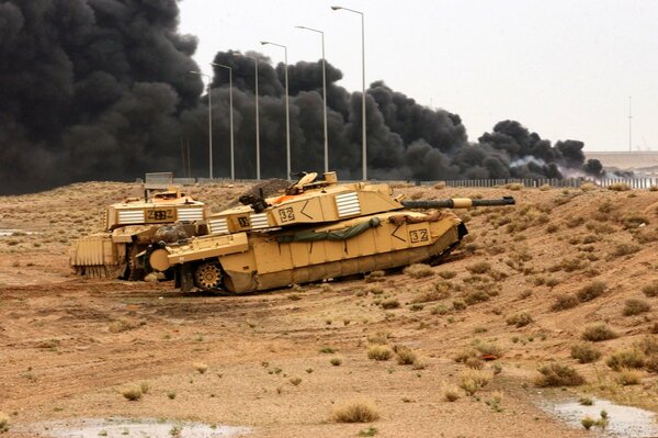 English tank, Challenger 2, on the sand