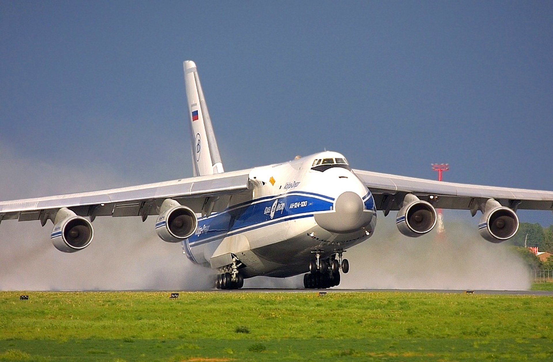 antonov an-124 ruslan aereo da carico