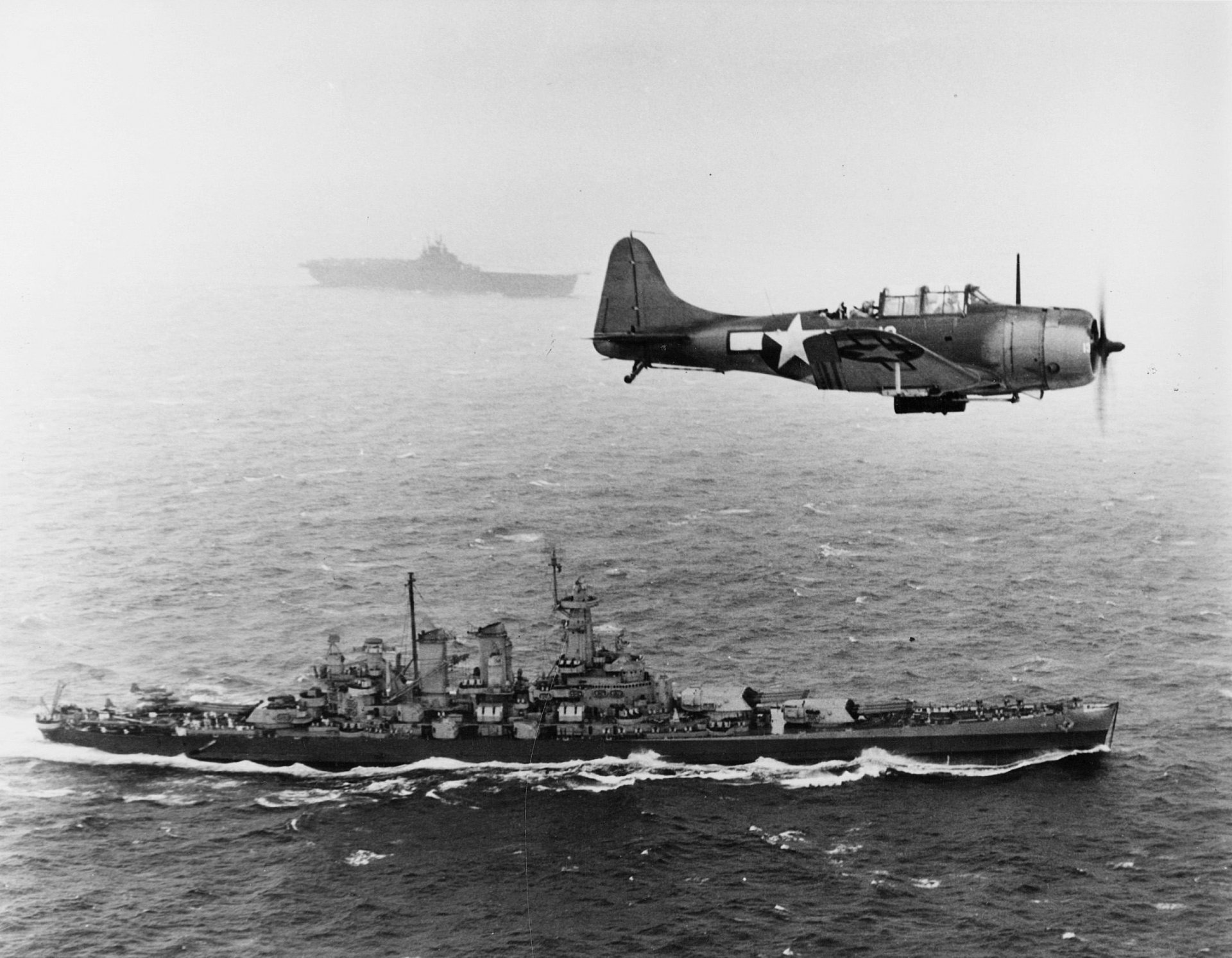 bomber aircraft carrier away the second world war pacific ocean