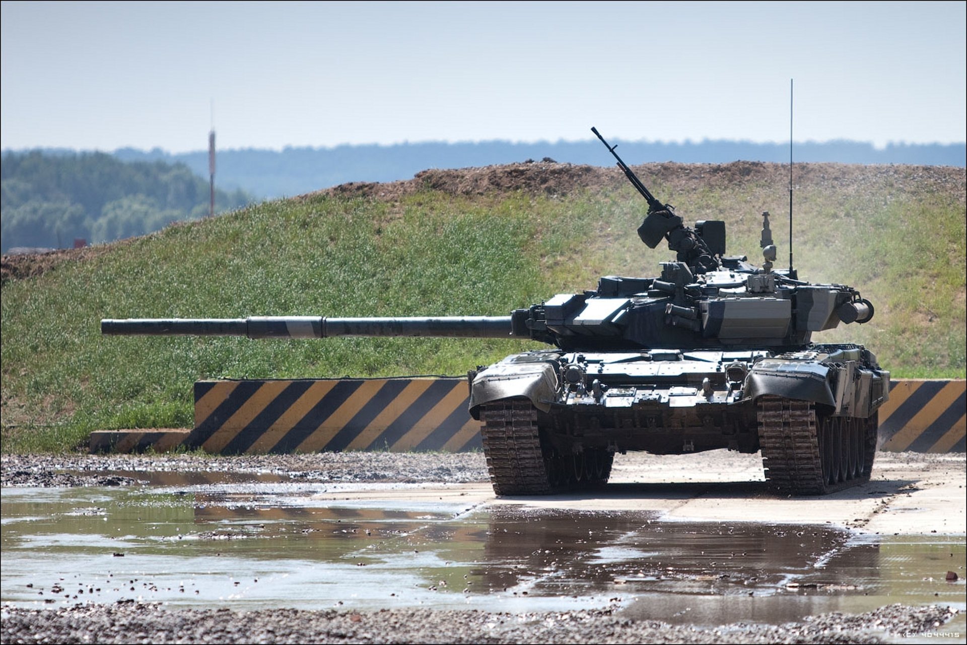 t-90 russia pride tank power