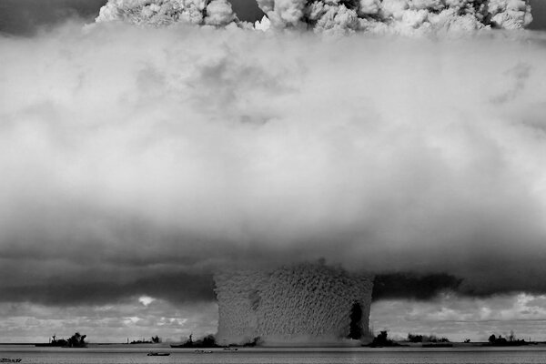 Terrible grosse explosion nucléaire