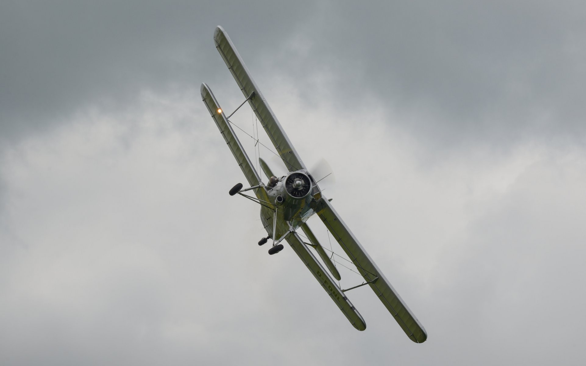 antonov an-2 multi-purpose aereo biplano