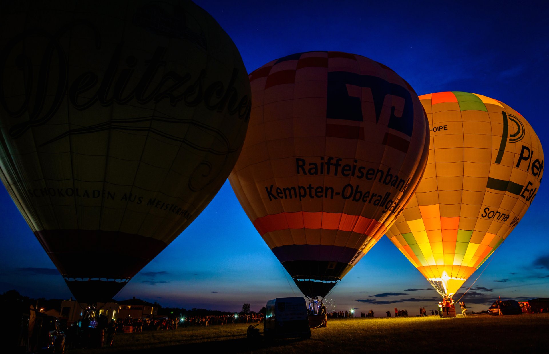 balon noc światła niebo