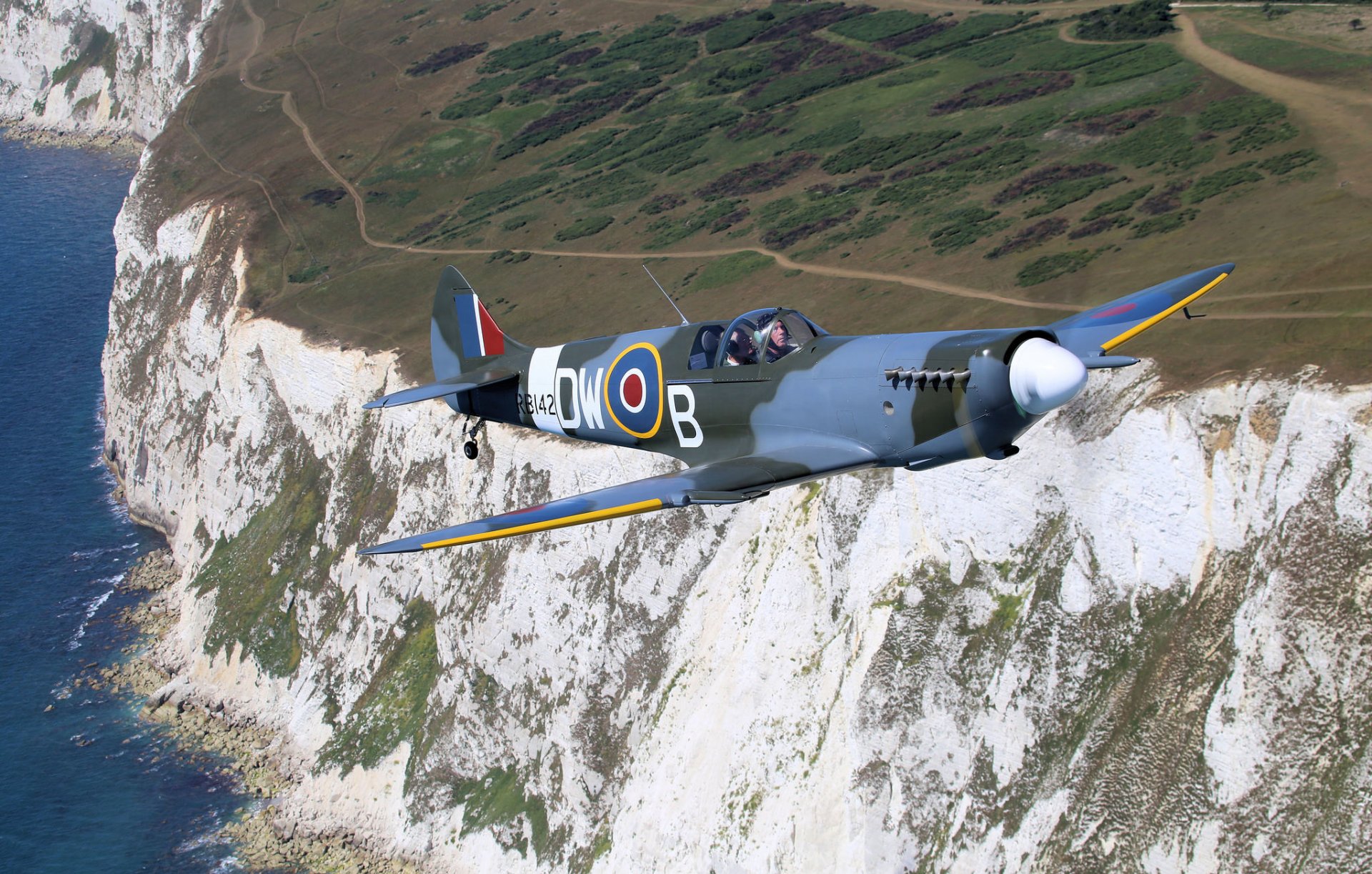 supermarine spitfire britannique monomoteur chasseur paysage