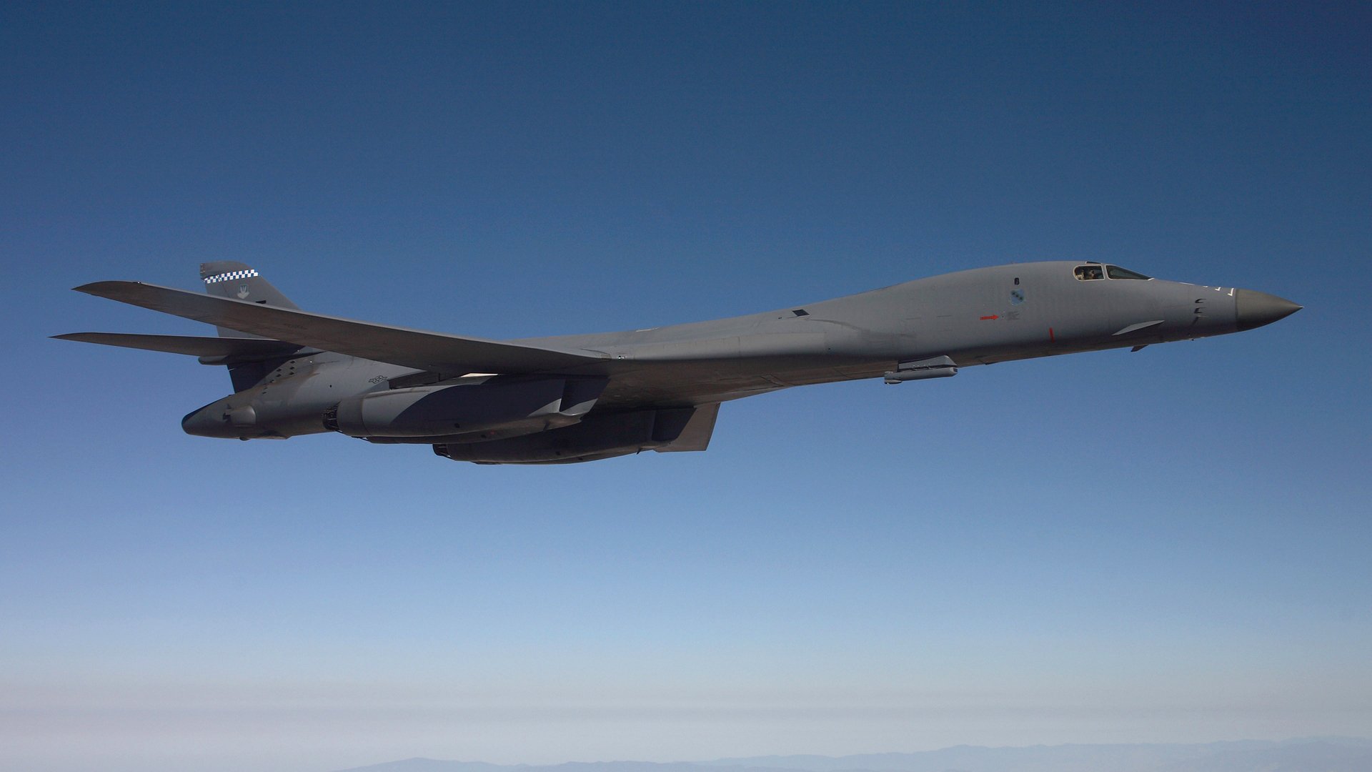 b-1b bombardiere aereo cielo volo