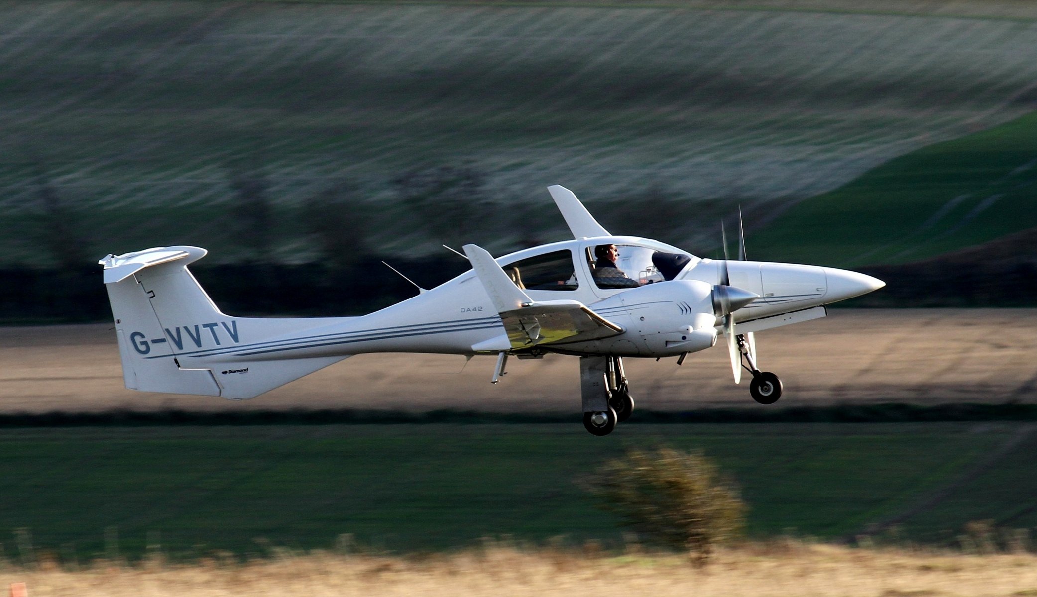 diamond da42 twin star quadruple twin-engine plane general purpose