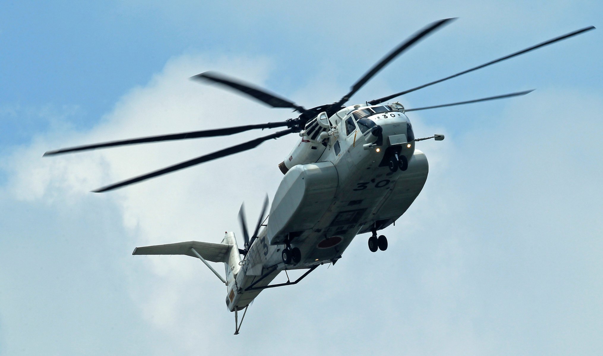 ikorsky ch-53e sea stallion military heavy transport