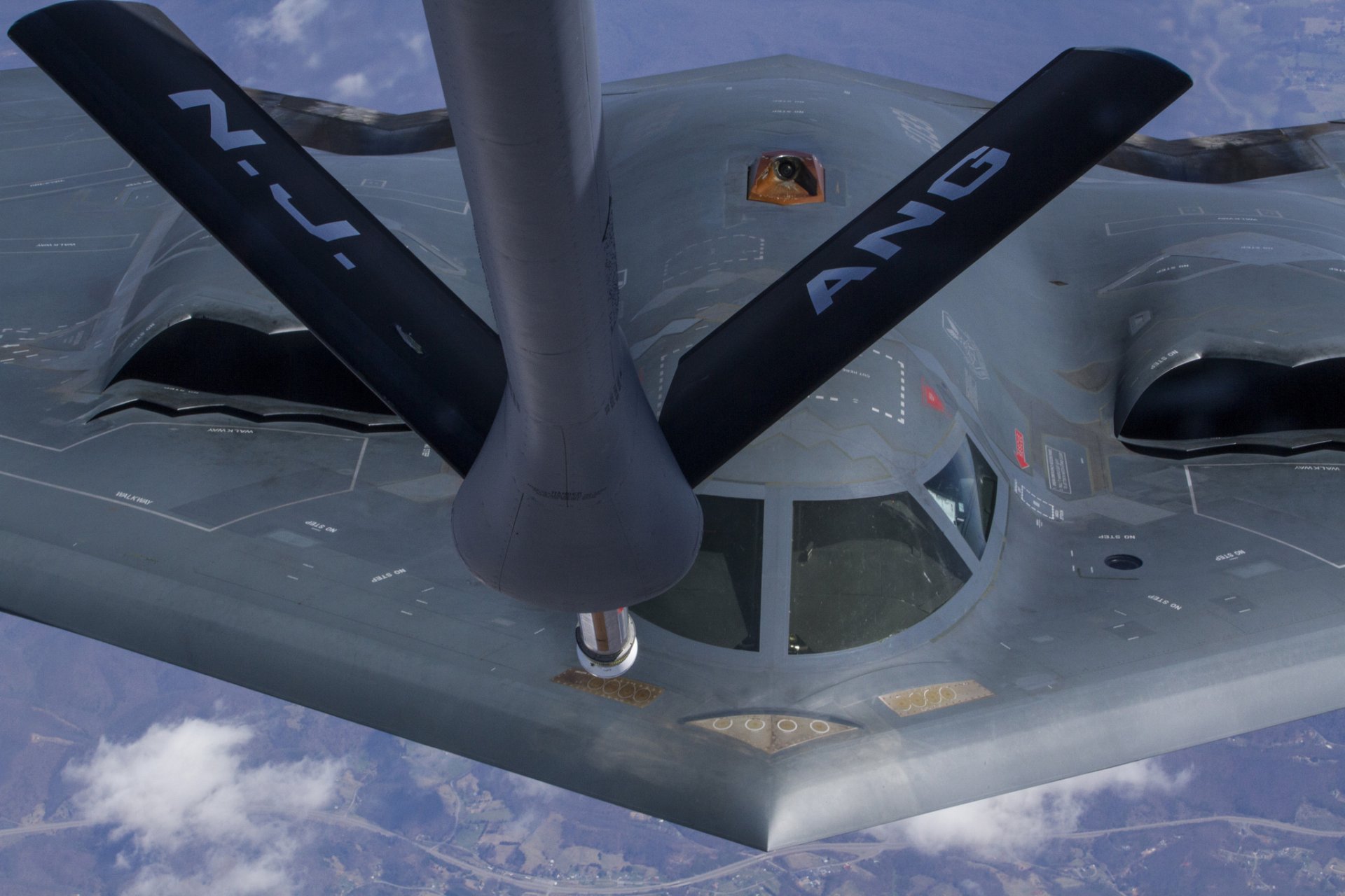 northrop b-2 spirit strategic bomber flight refueling