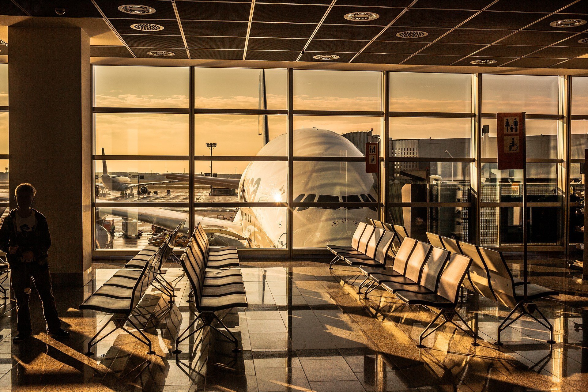 lufthansa airbus a380 lufthansa avions aéroport terminal salle attente avion coucher de soleil lever du soleil