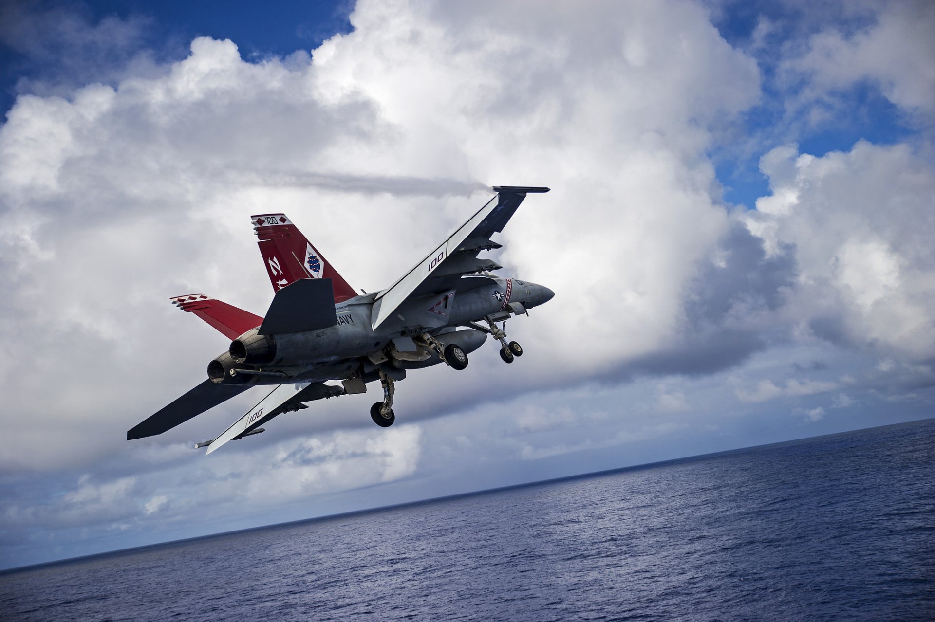 fa-18f super hornet deck fighter sea off