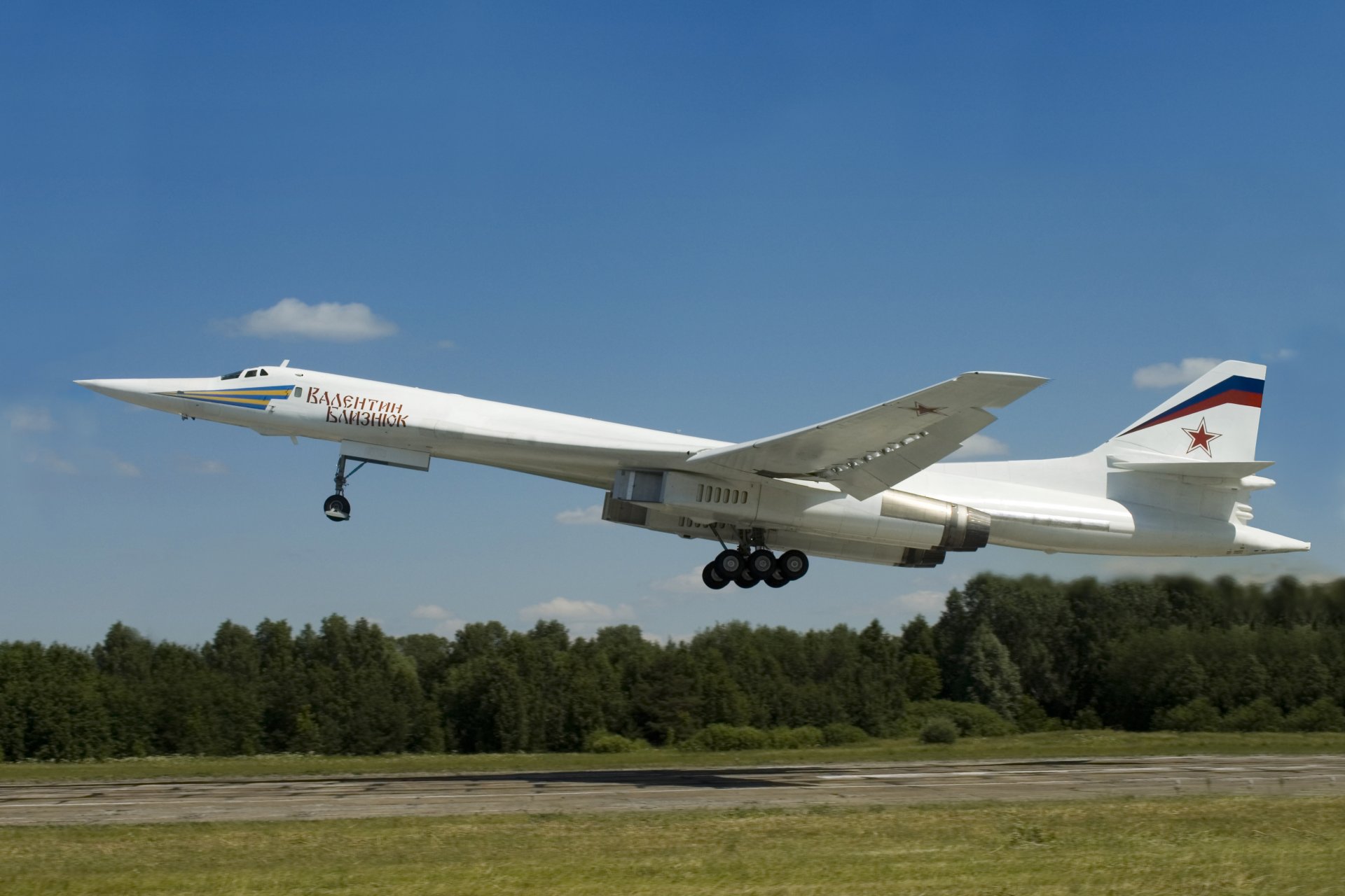 tu-160 biały łabędź naddźwiękowy strategiczny bombowiec rakietowy