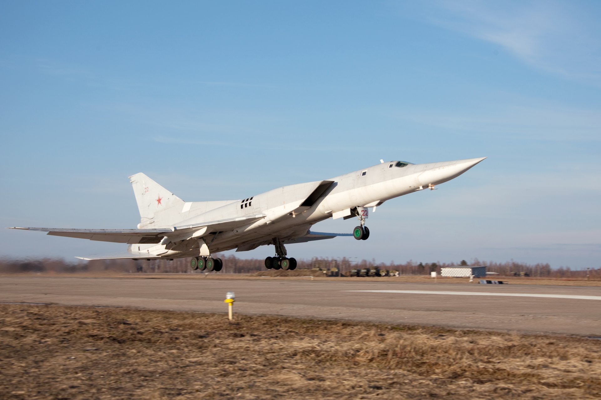 tu-22m3 langstrecken- überschall- raketenträger-bomber start