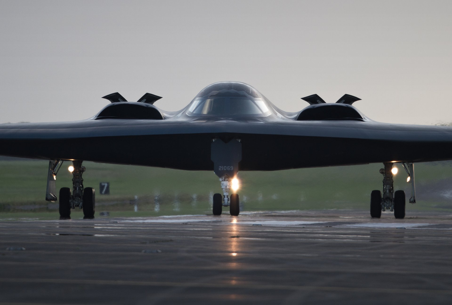 northrop b-2 spirit strategisch bomber flugplatz