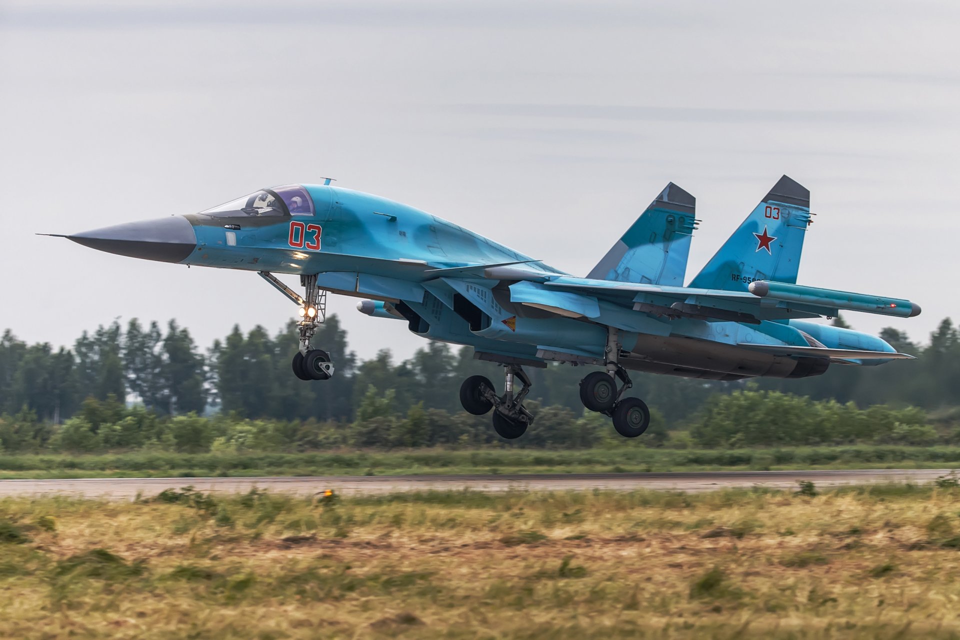 su-34 chasseur bombardier décollage aérodrome