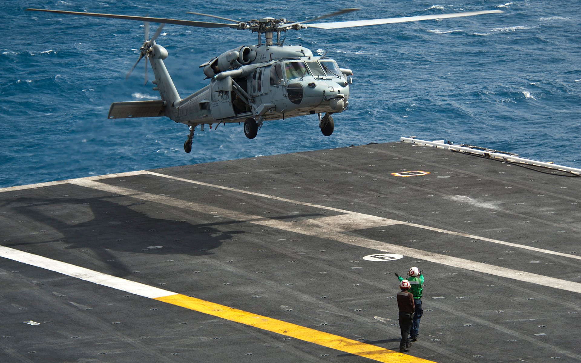 sikorsky uh-60 black hawk black hawk hélicoptère porte-avions mer atterrissage