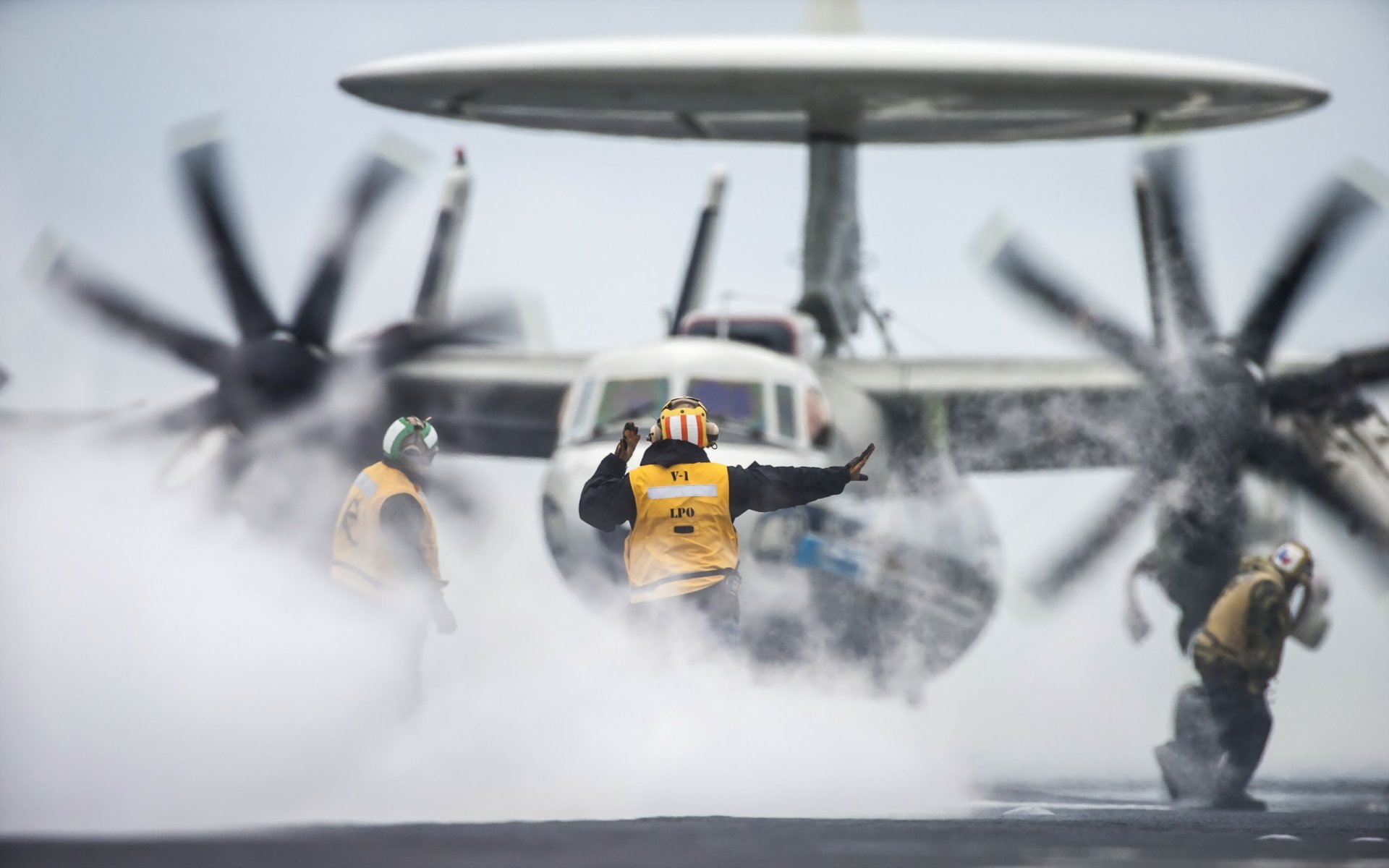 e-2c hawkeye flugzeug waffe