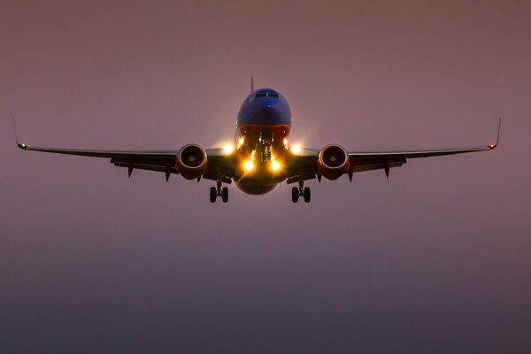 Samalet Boeing 737 700 made an emergency landing