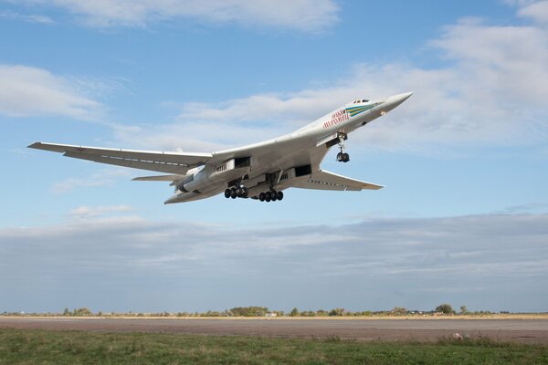 Supersonic strategic bomber-missile carrier TU-160 on take-off