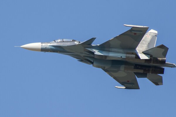 Aereo militare russo su-30cm in volo