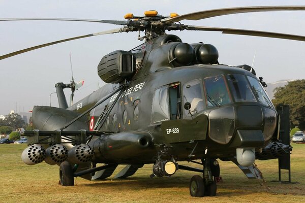 Mi-8 in Peru with heavy weapons