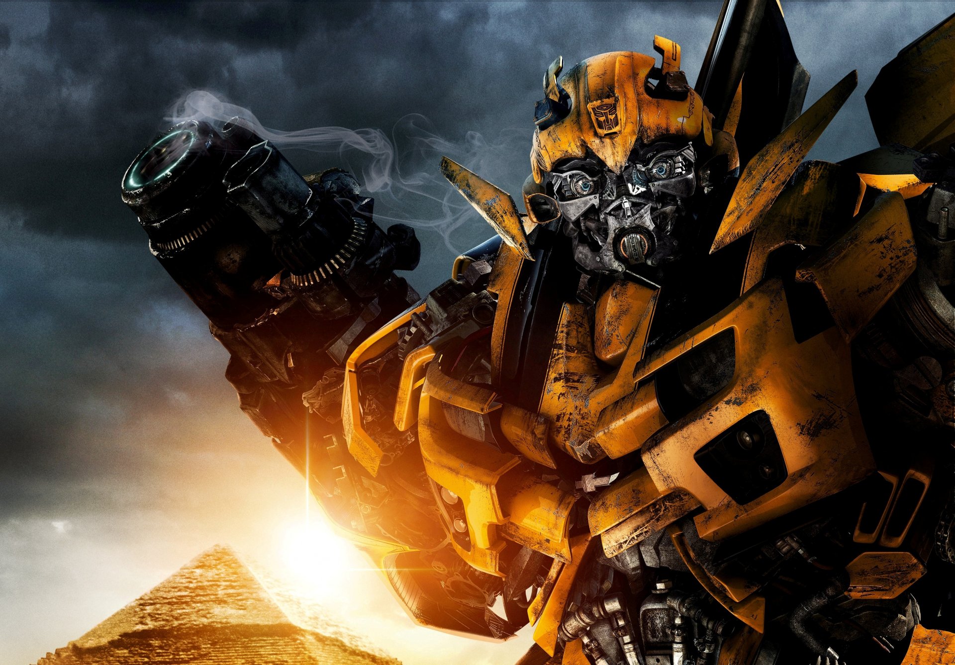 transformers 2 venganza de los caídos película michael bay bumblebee camaro transformers bumblebee autobot robot armas pirámide egipto cielo sol ficción