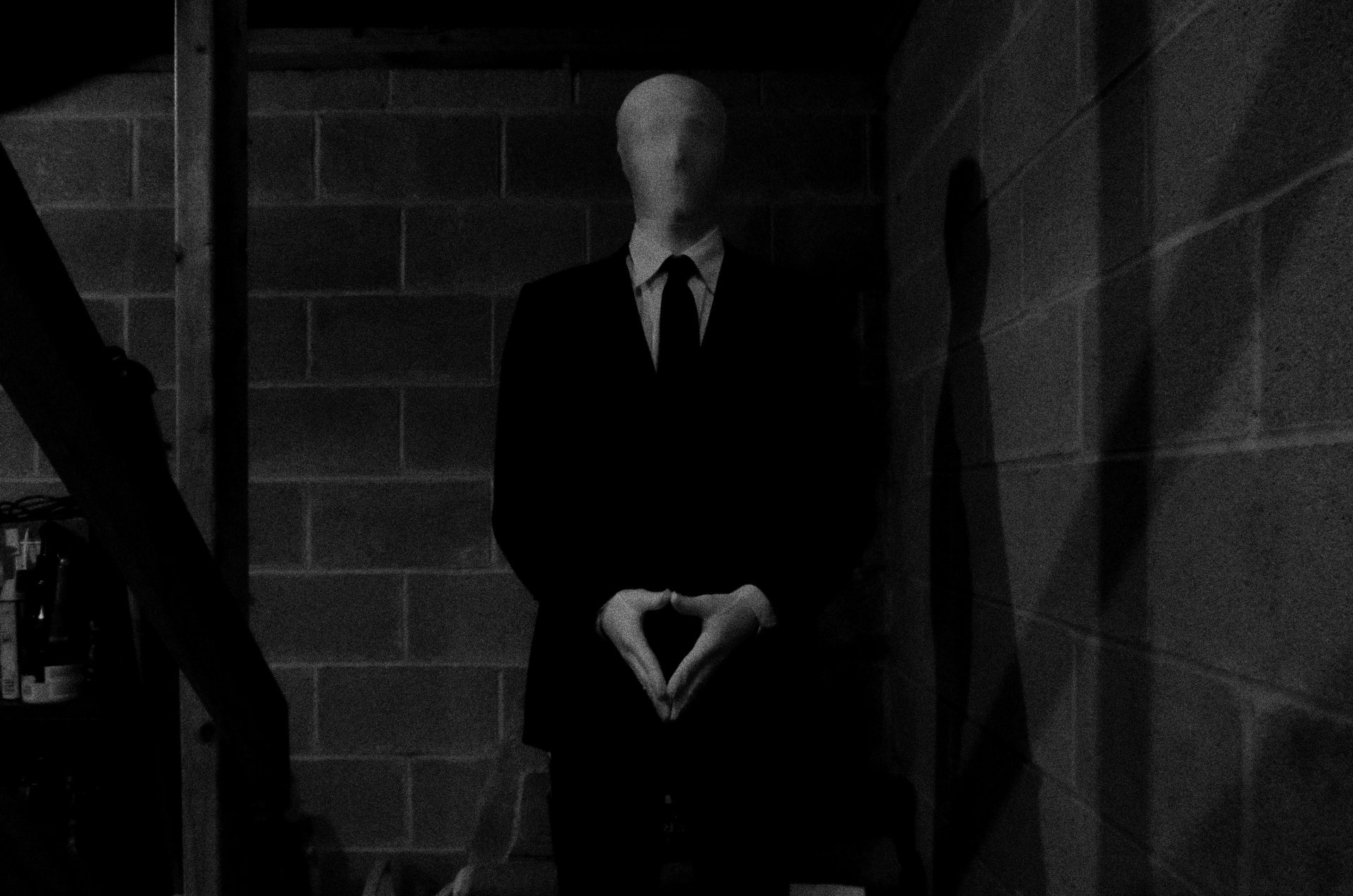 mince slender man fantastique horreur