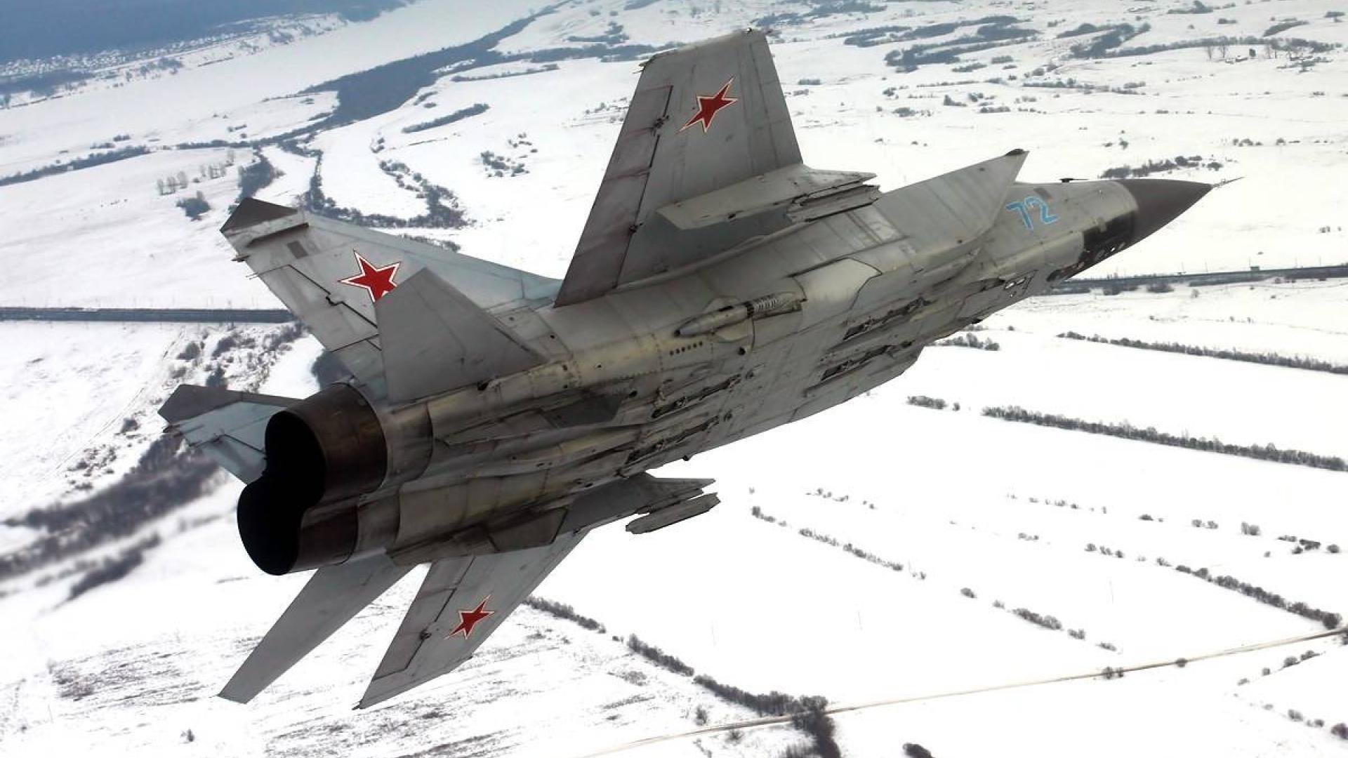 mikoyan e gurevich mig-31 caccia intercettore air force russia militare aereo volo altitudine ala motore inverno neve mikoyan e gurevich .mig-31 combattente aeronautica russa aereo inverno