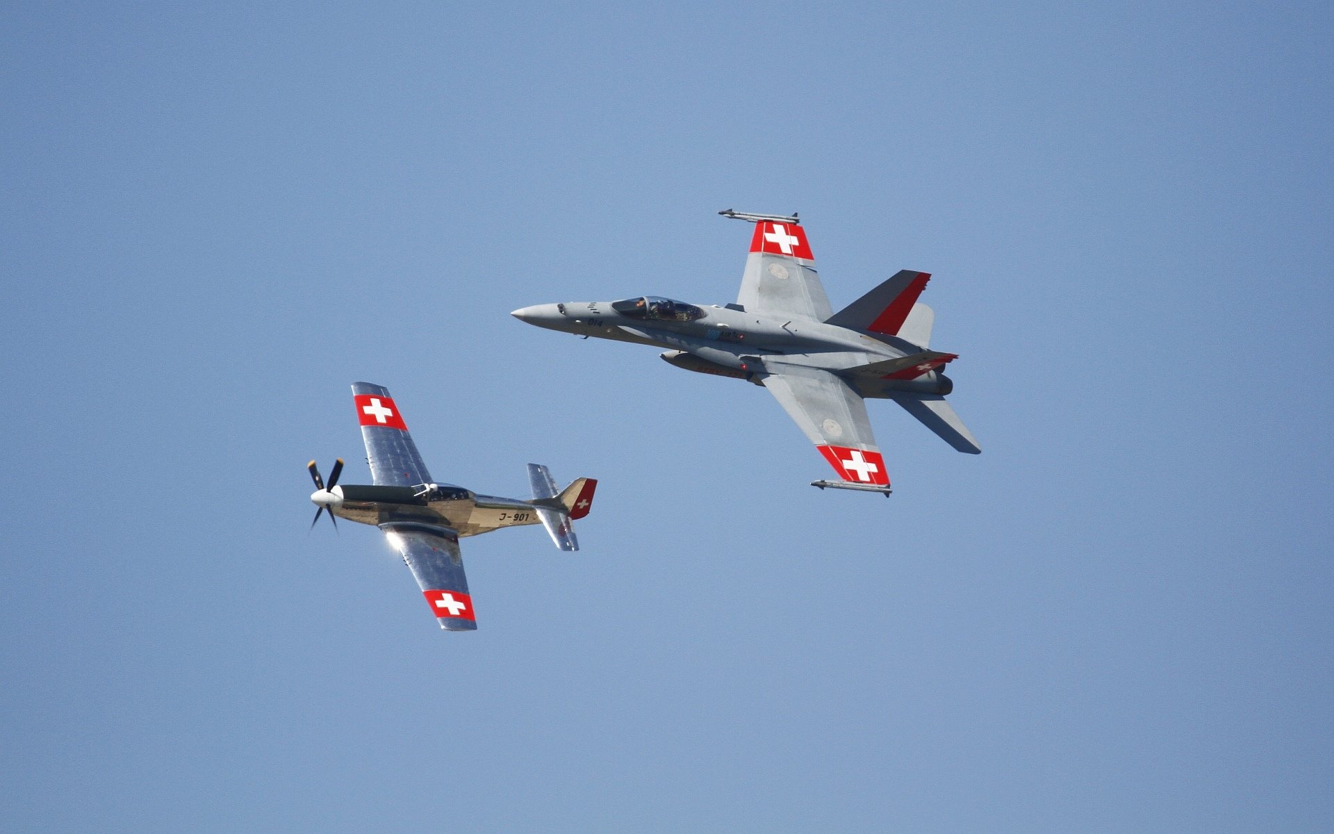 fa-18 hornisse p-51 mustang kampfjets fliegen