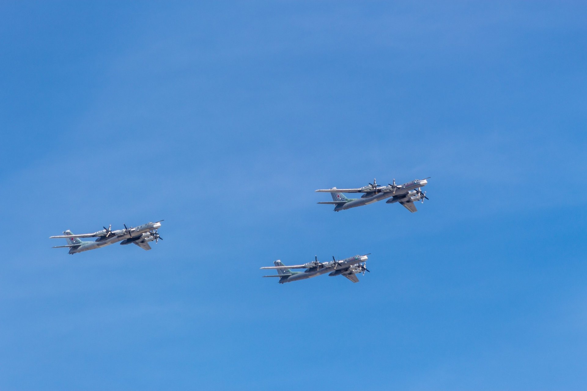 tupolev tu-95 bär troika moskau parade siege 2015