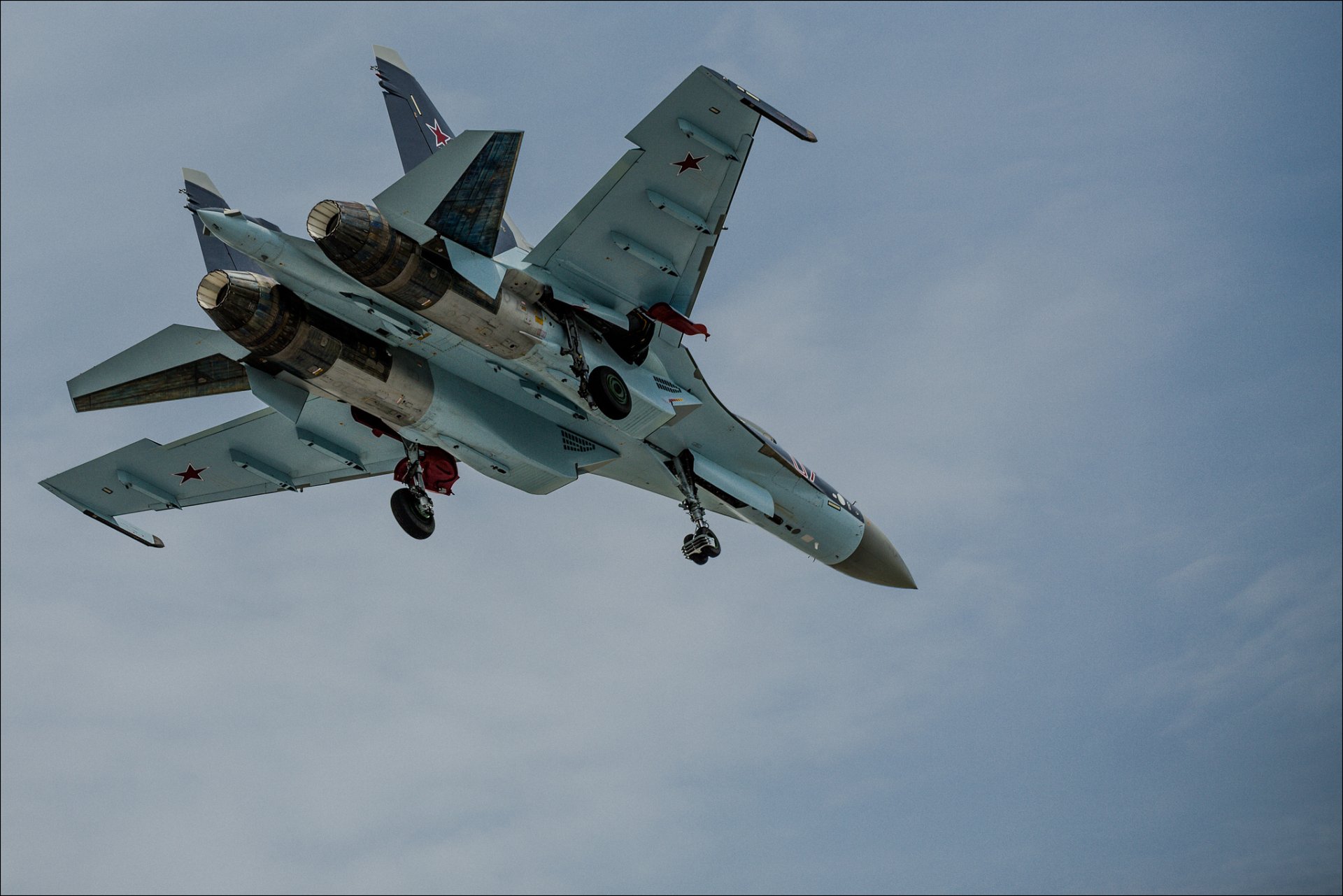 su-35 jet super maniable polyvalent chasseur