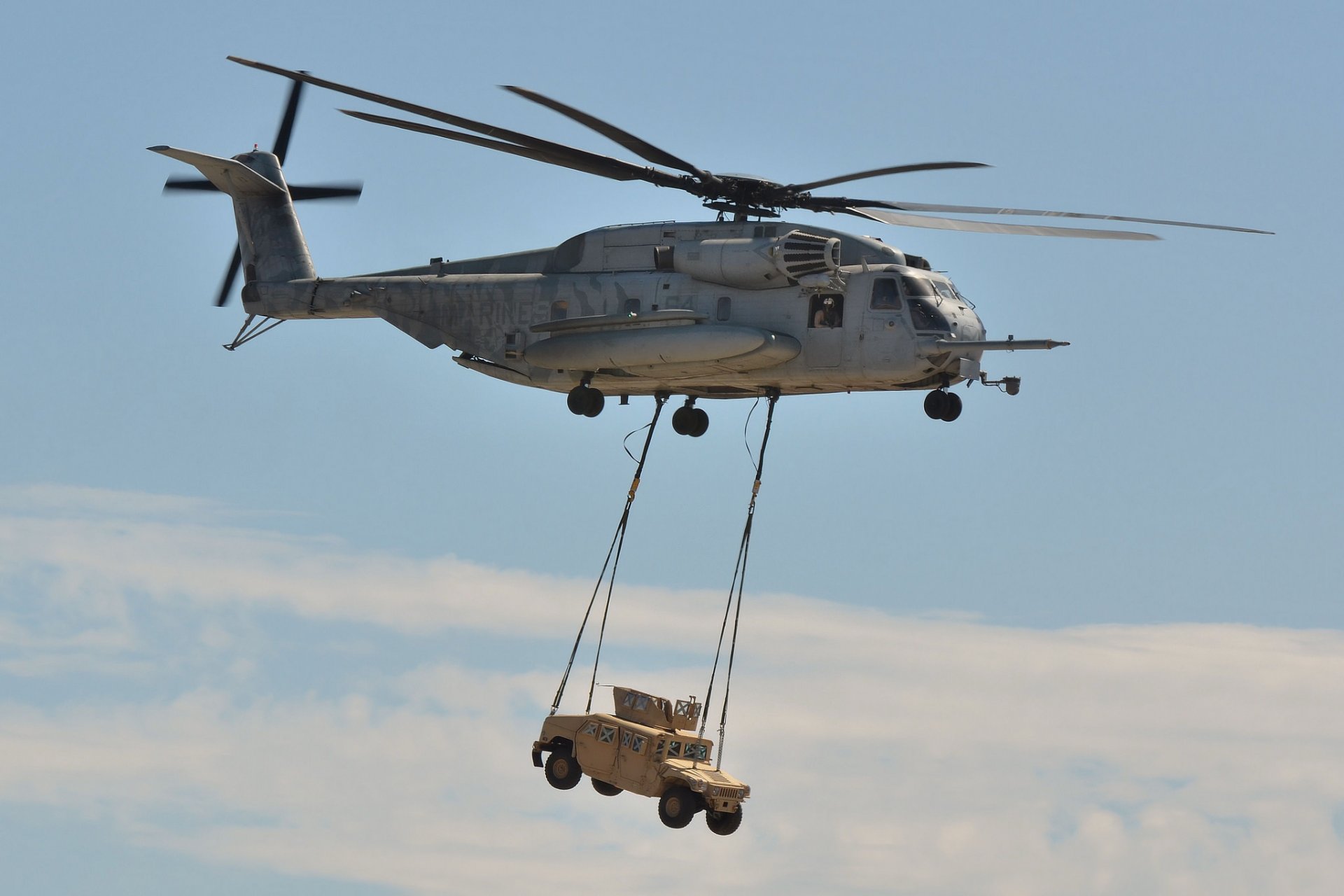 sikorsky ch-53e super stallone militare trasporto pesante consegna