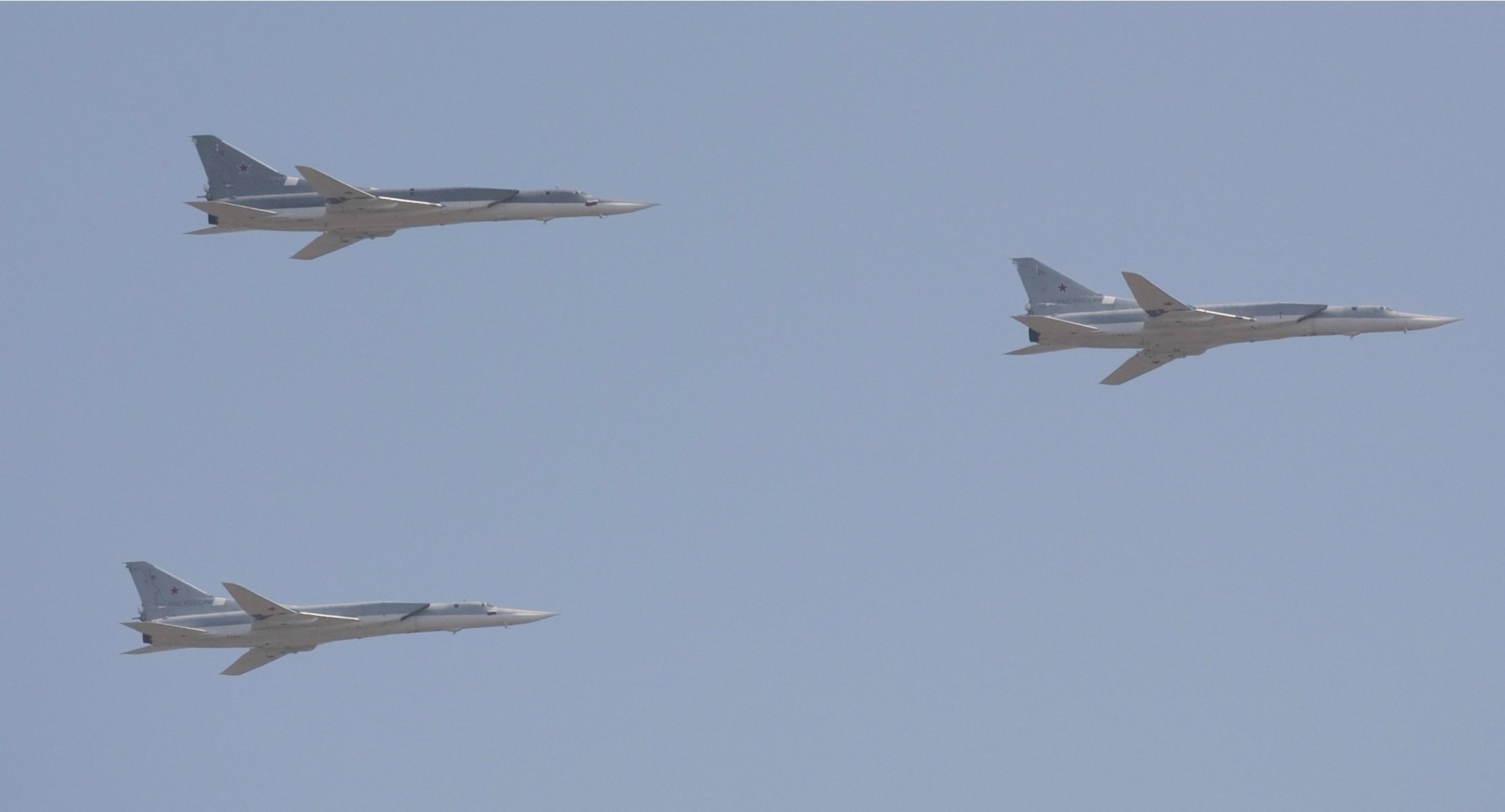 tupolev tu-22 m3 longue portée supersonique bombardier porte-fusée aile à géométrie variable groupe altitude ciel tu-22 groupe vol