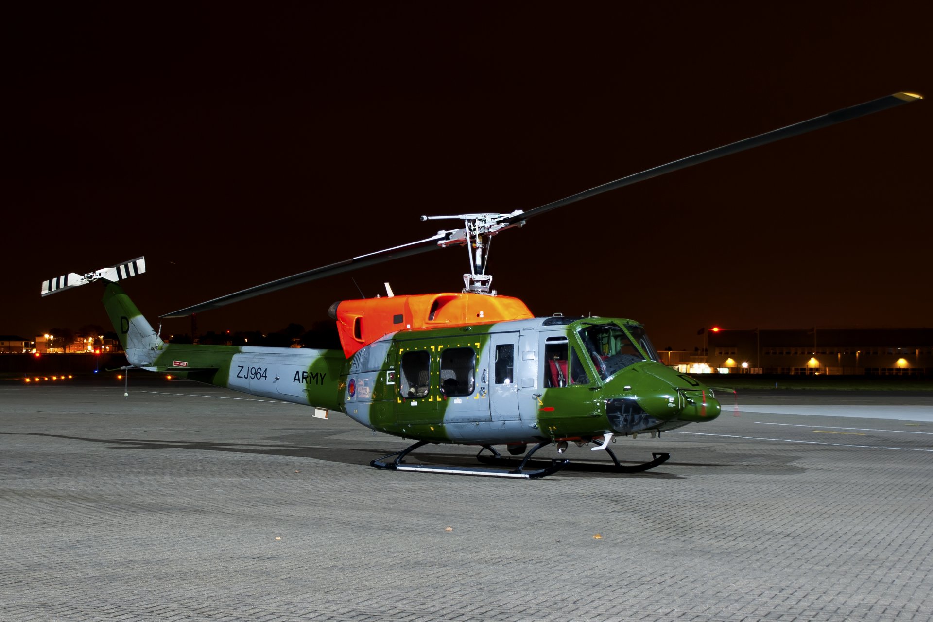 nacht lichter flugplatz agusta-bell ab 212 mehrzweck