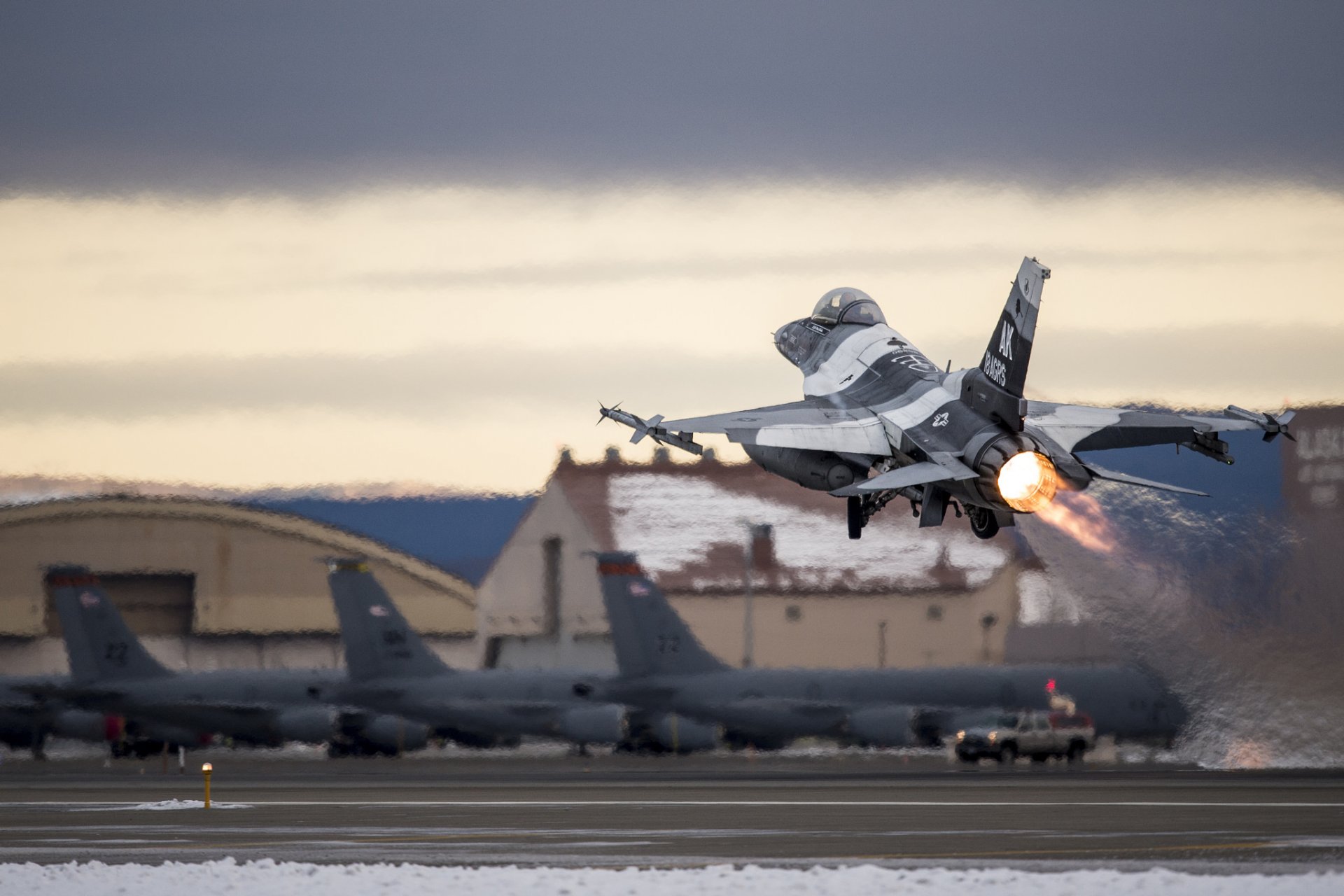 f-16 fighting falcon fighting falcon multi-purpose fighter