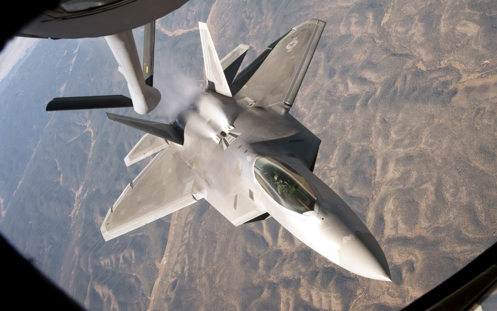 fueled up holloman air force base f-22 raptor kc-135