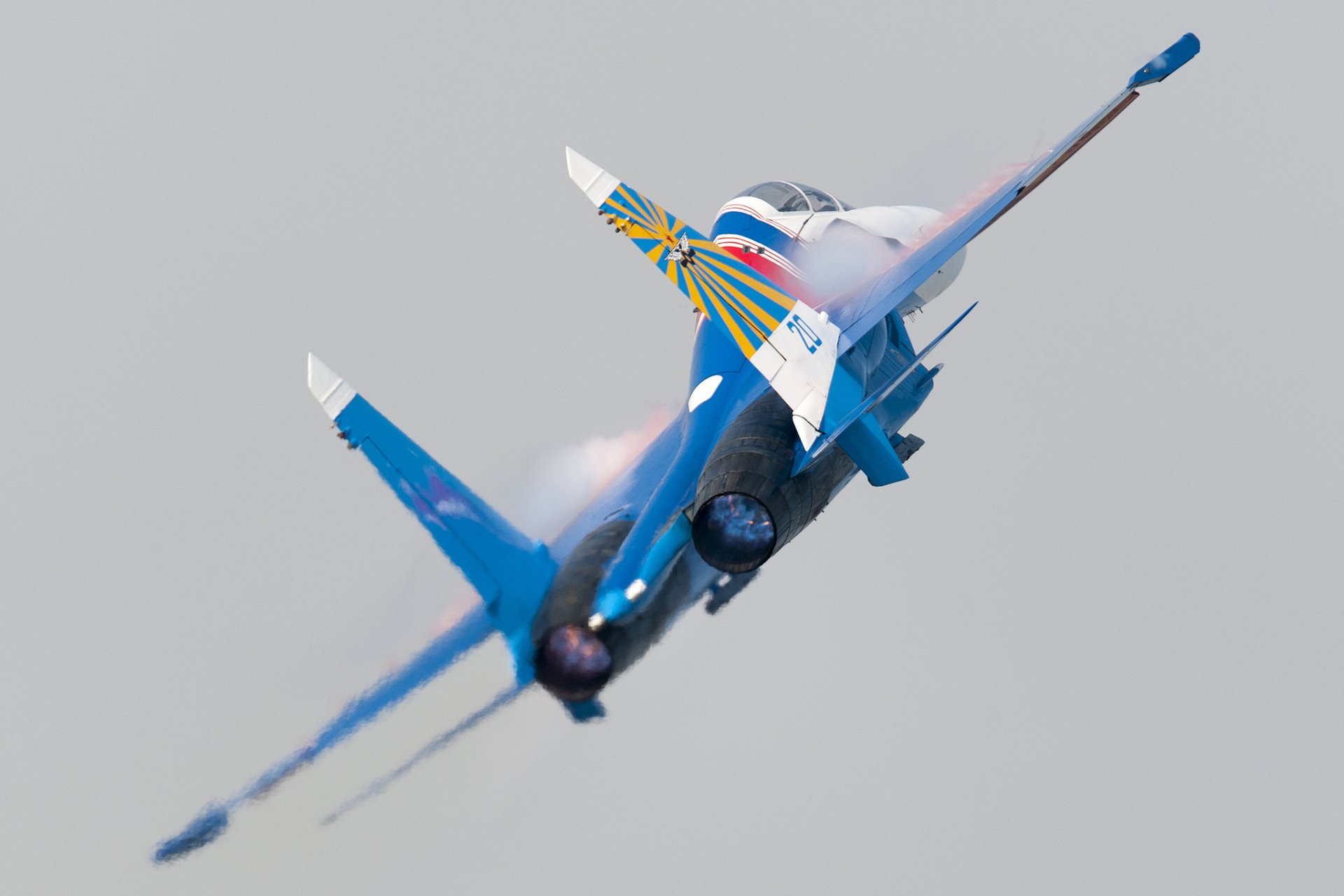 su-27 caccia volo cielo