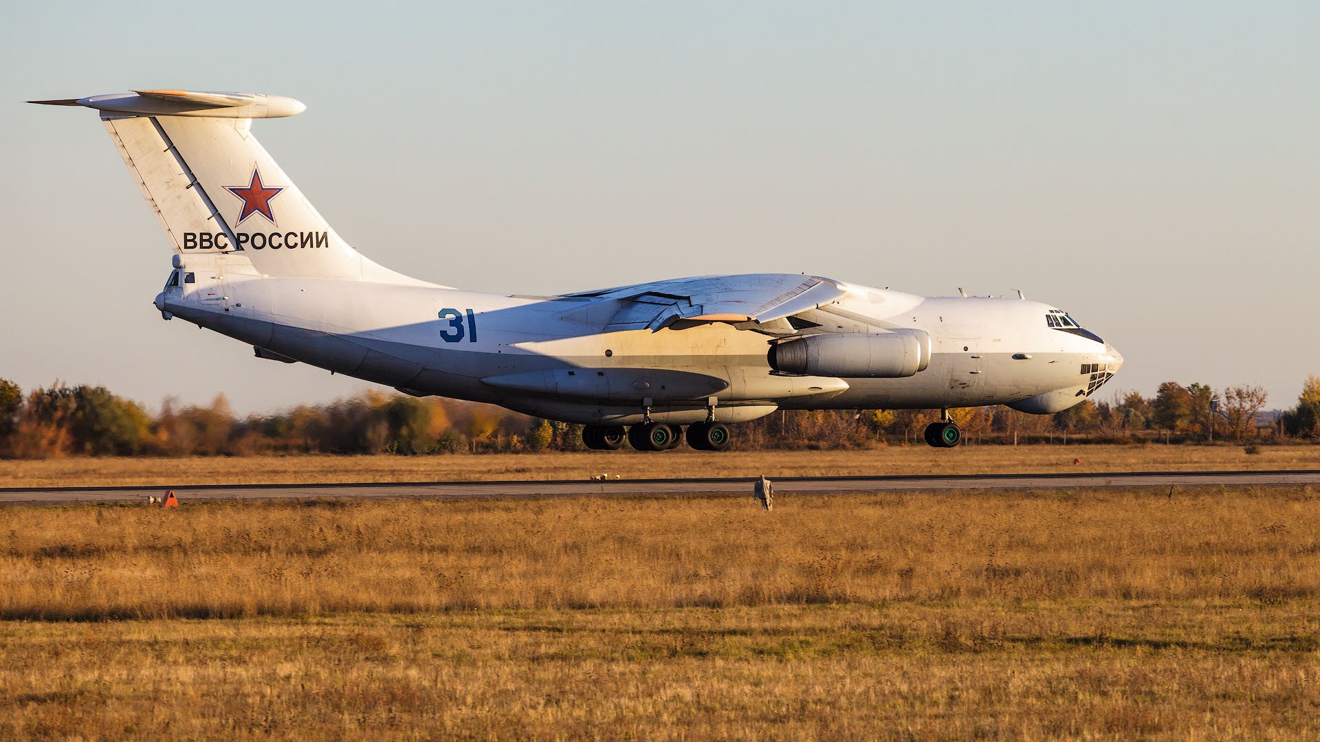 base aerea di engels aeronautica russa il-76td atterraggio