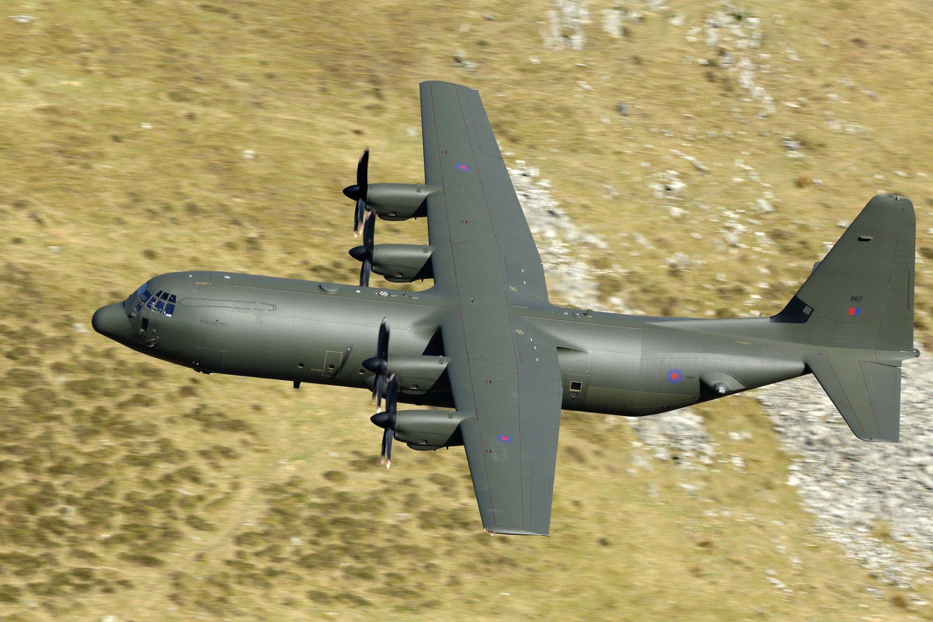 lockheed martin c-130 super hercules military transport plane