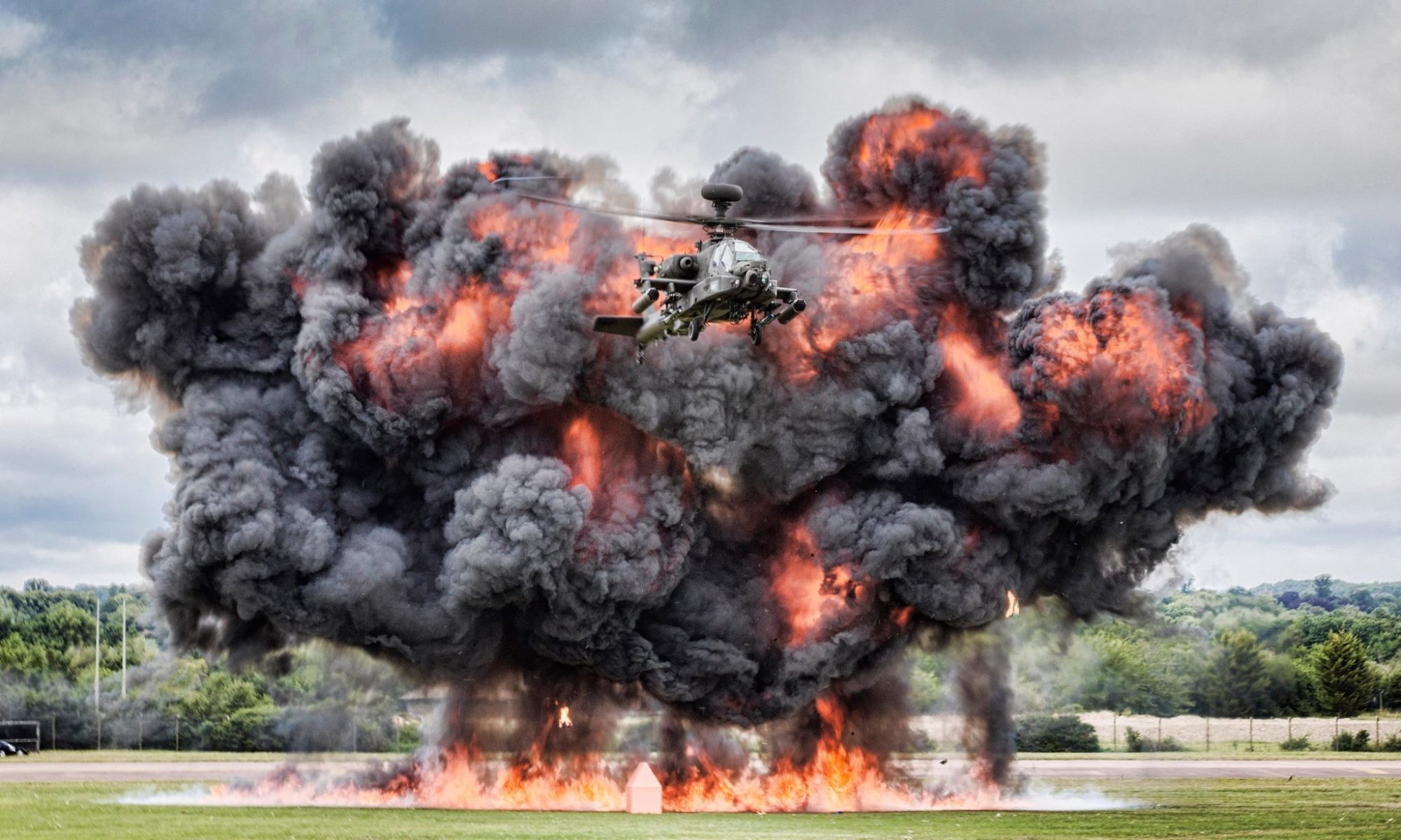 ah-64 apache apache primaire choc explosion