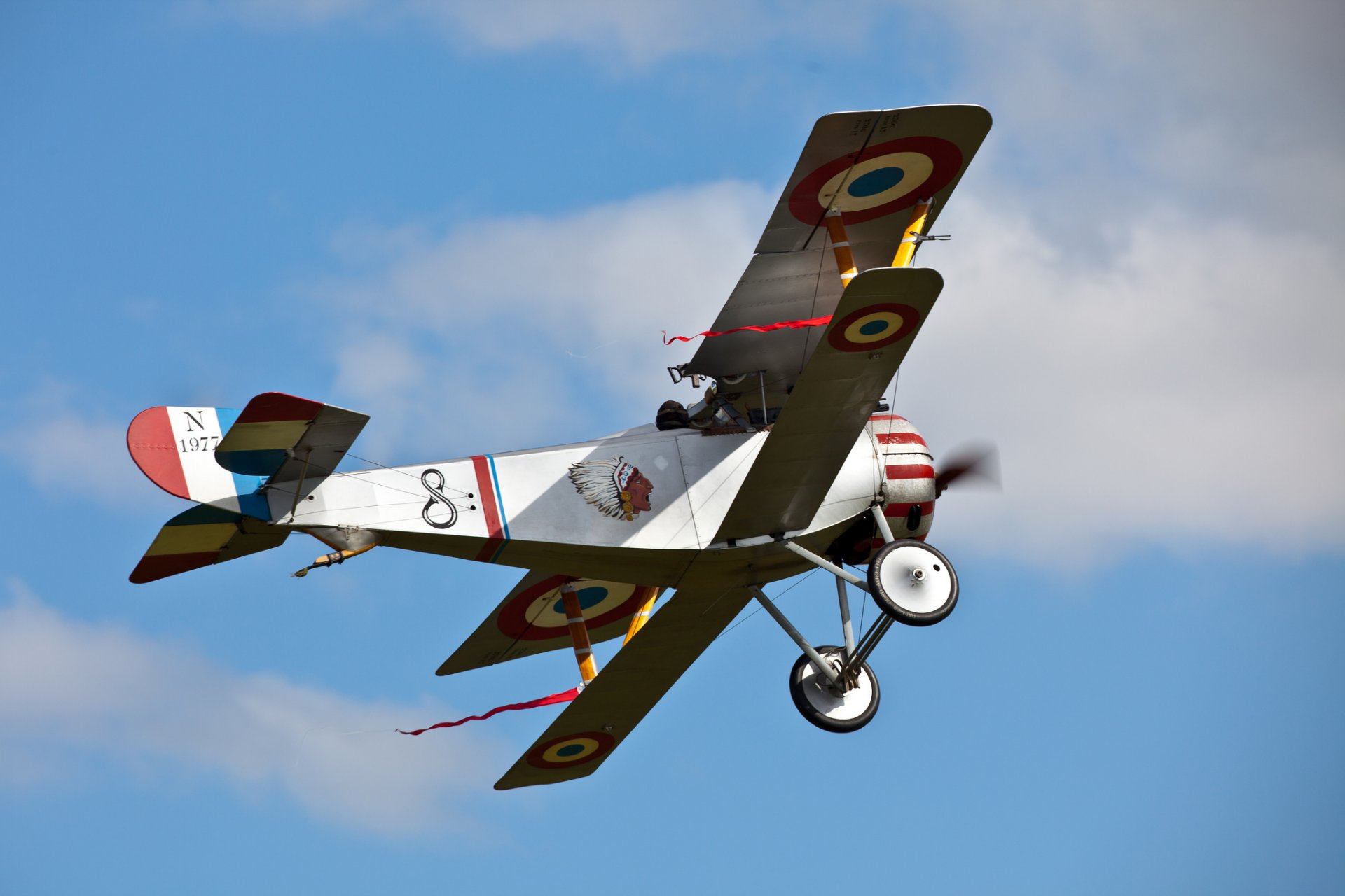 doppeldecker flugzeug himmel