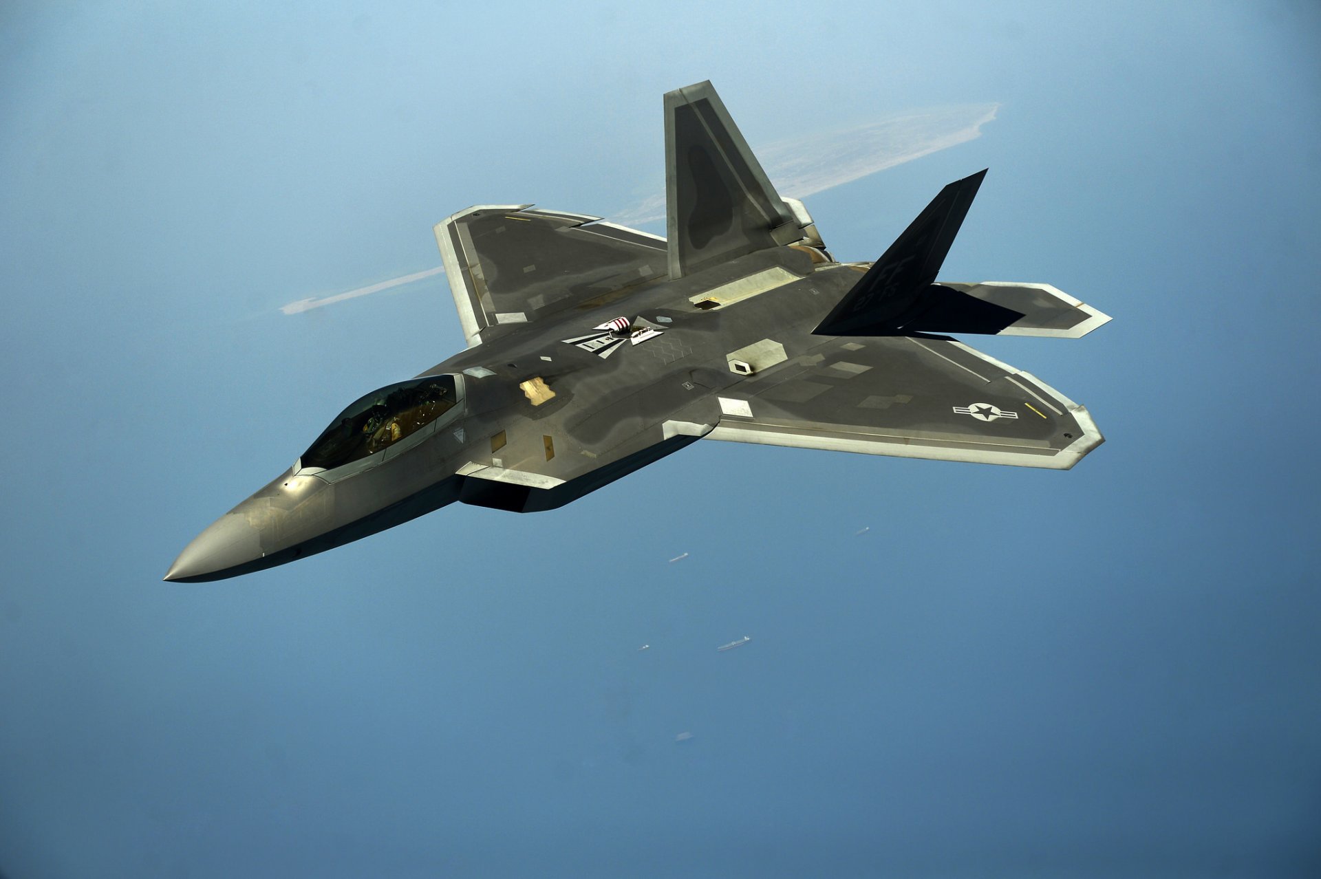 f-22 raptor caccia furtivo multiuso