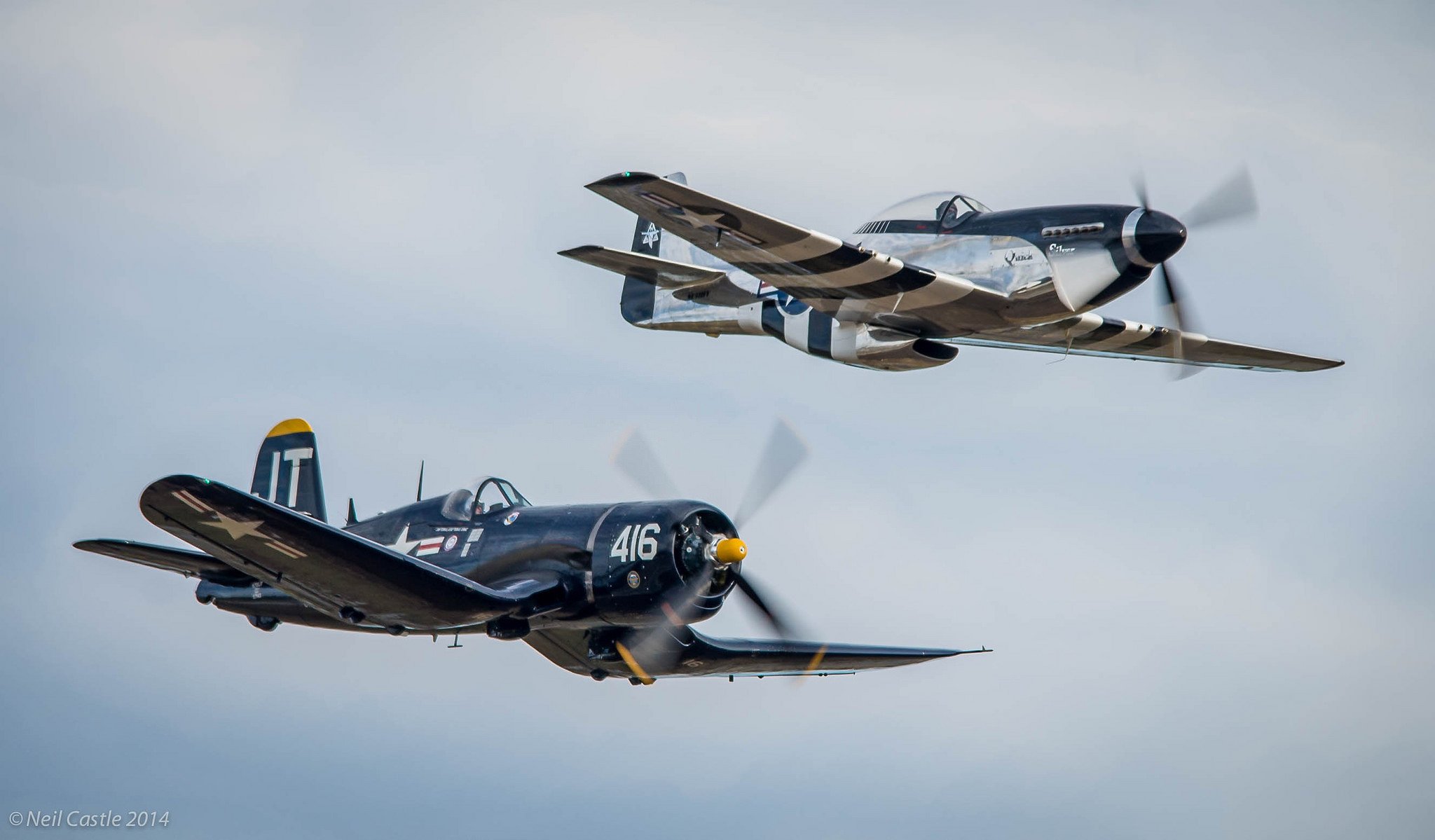 f4u corsair p-51d mustang quick silver avión desfile retro