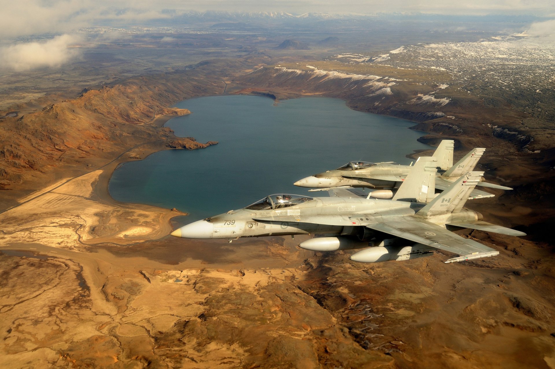 cf-18 avispón aviones de combate islandia