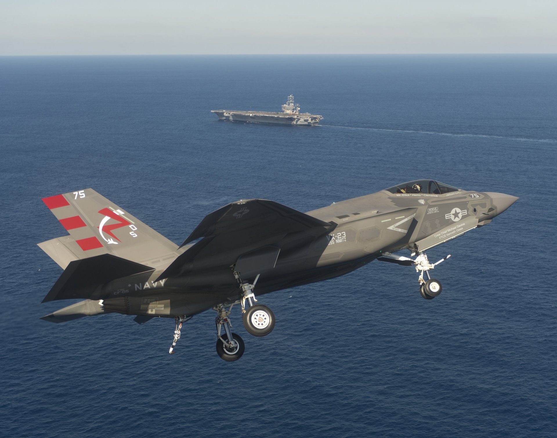 f-35c foudre ii chasseur bombardier porte-avions mer