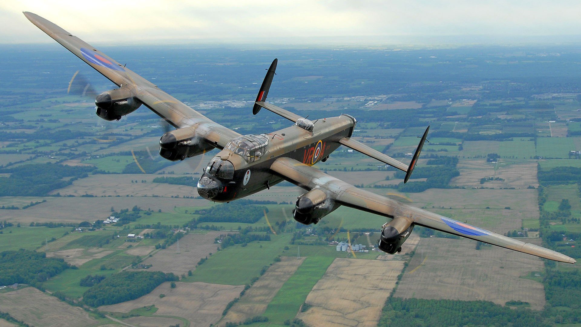 avión avro lancaster bombardero vuelo paisaje retro