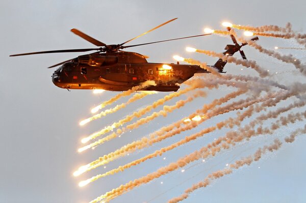 Pesado, transporte, helicóptero militar