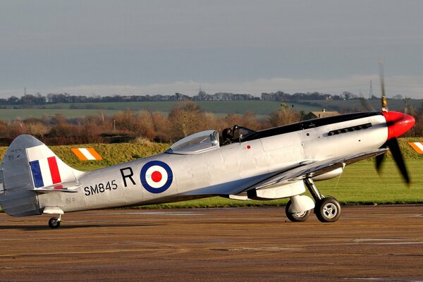 British single-seat fighter. Polygon and trees